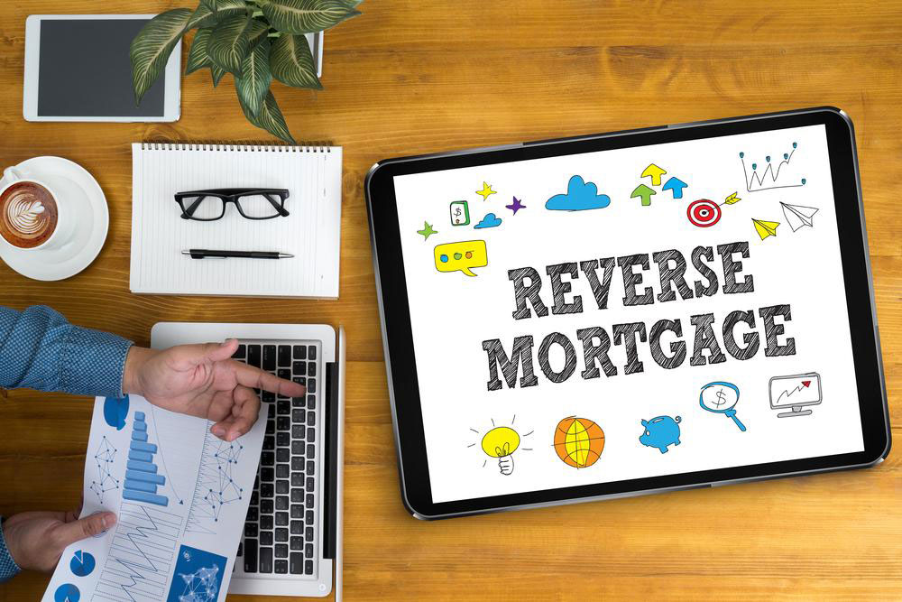 Advantages and Disadvantages of Reverse Mortgages for Senior Homeowners