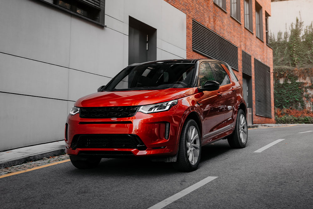 Comprehensive Guide to the Land Rover Discovery Luxury SUV