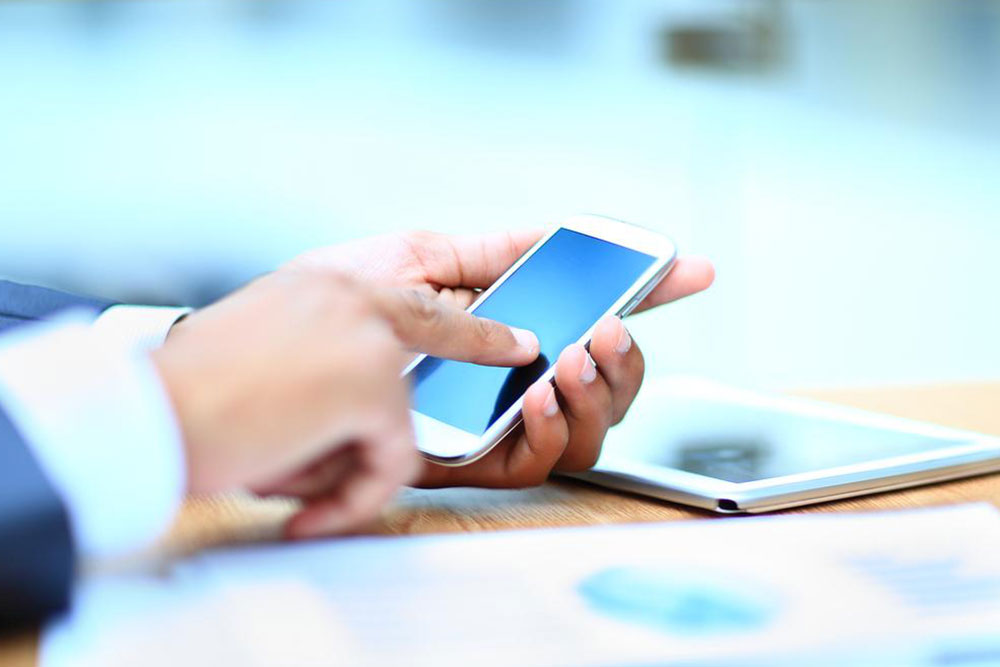 Advantages and Challenges of Mobile Phone Usage
