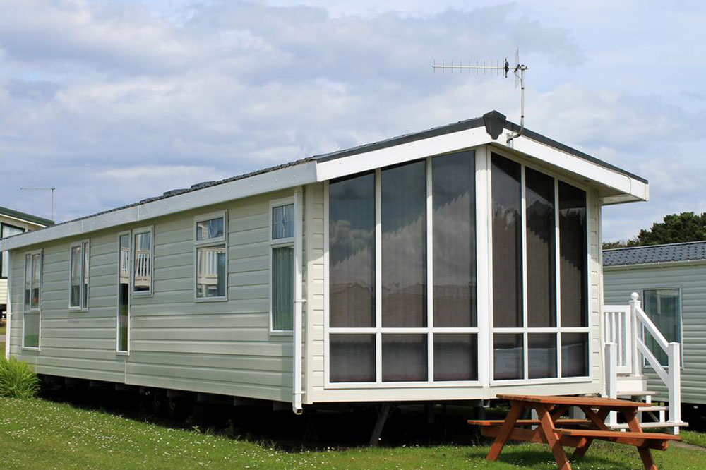 Advantages and Disadvantages of Purchasing a Used Mobile Home