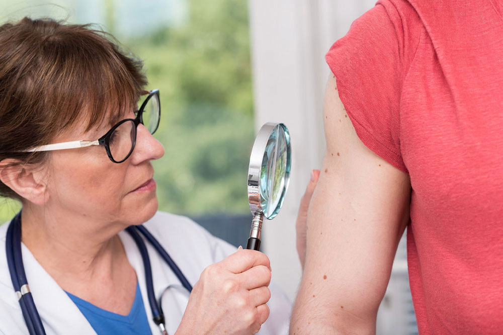 How to Find a Trusted Female Dermatologist in Your Area