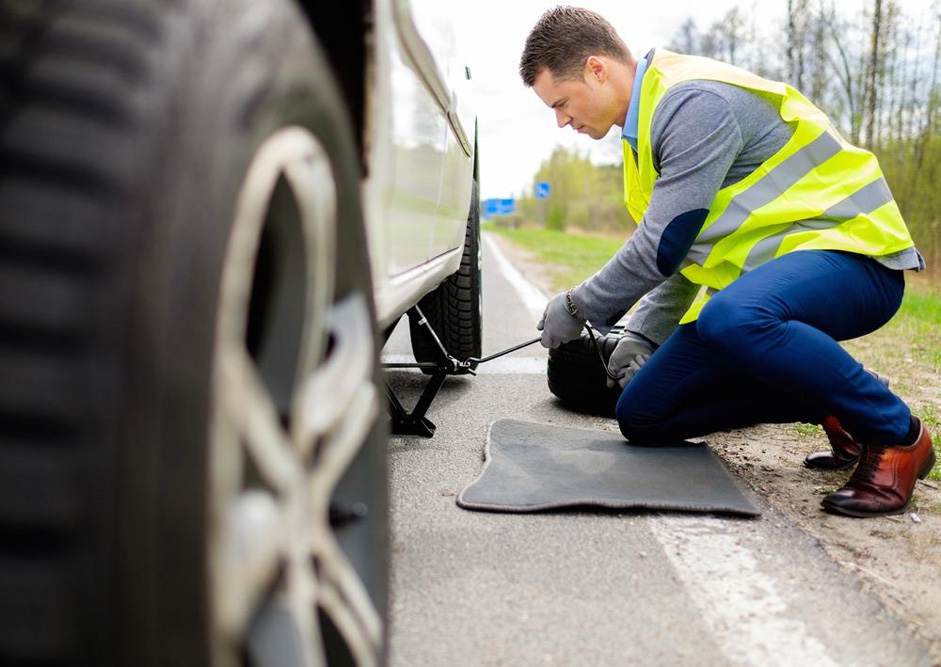 Reasons to Consider Roadside Assistance for Your Vehicle