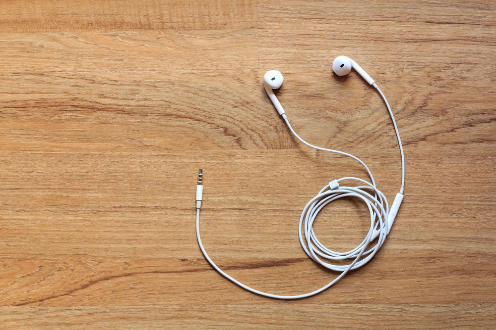 Comprehensive Guide to Mobile Phone Earphone Options