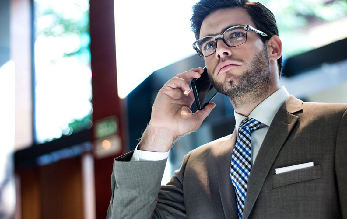 Choosing Between Landline and Business Mobile Phones