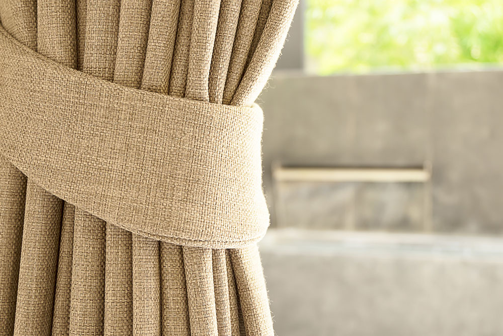 Comprehensive Guide to Four Popular Types of Outdoor Curtains for Your Exterior Space