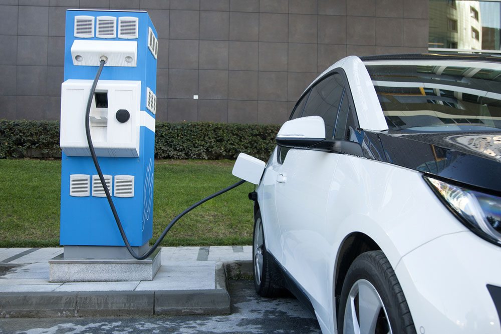 Comprehensive Guide to the Nissan ARIYA: The Perfect Electric SUV for Senior Drivers