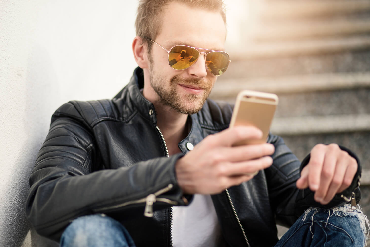 Top 5 Alternatives to Grindr for LGBT Singles