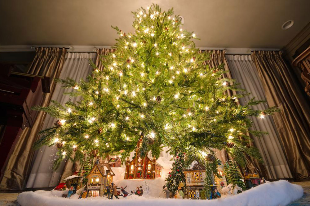 Top Reasons to Choose Artificial Christmas Trees Over Real Ones