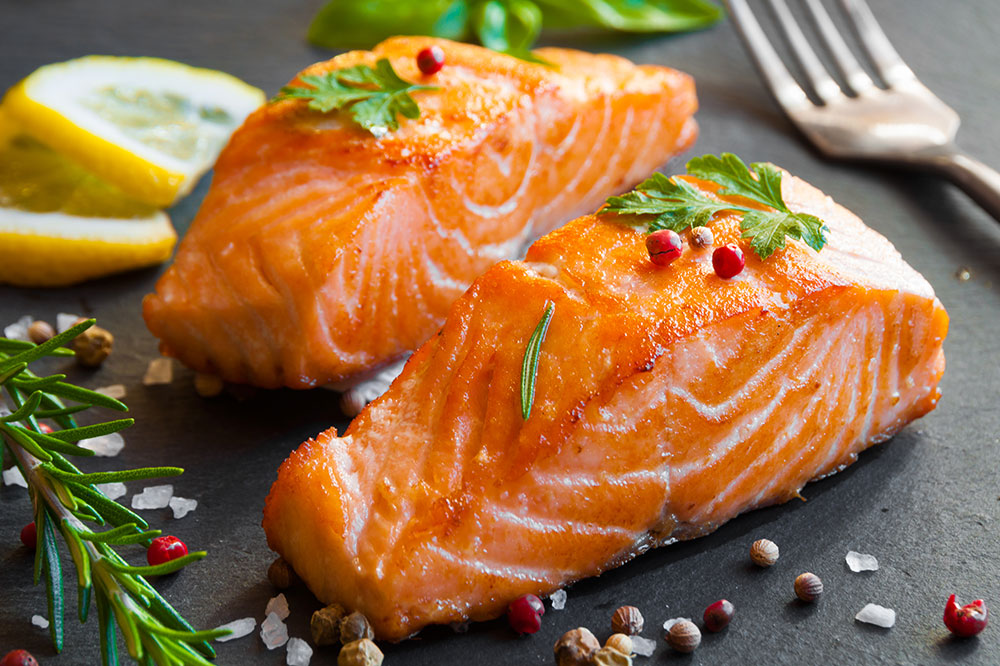 Protecting Vision: Nutritional Strategies and Medical Options for Macular Degeneration