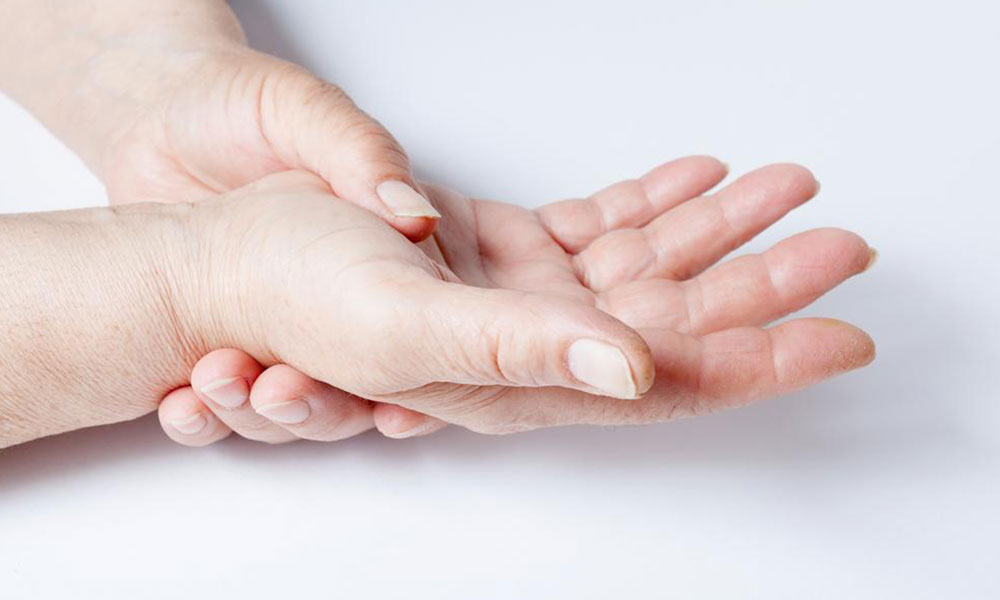 Recognizing Early Signs of Scleroderma: Symptoms and Risks