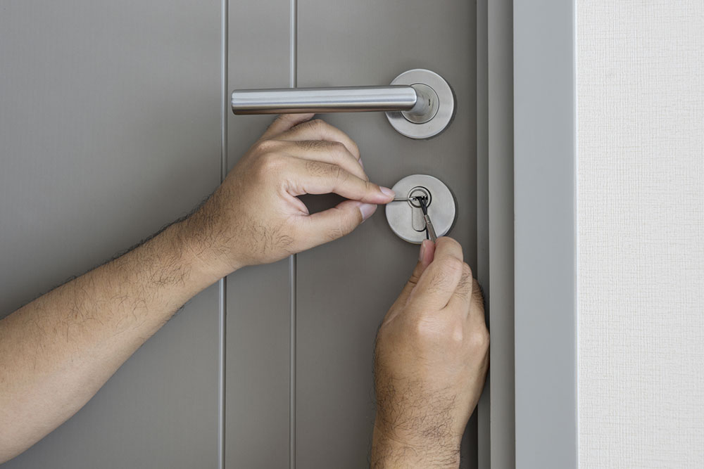 Key Factors When Selecting a Locksmith