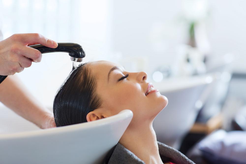 Essential Tips for Selecting the Right Shampoo for Thinning Hair