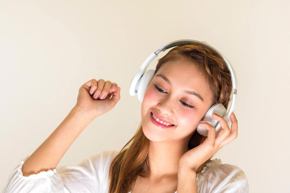 Top 3 Methods to Play Music on Your iPhone Without Using iTunes