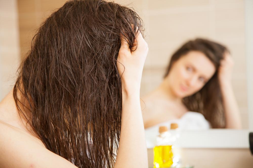 Top 5 Natural Remedies to Control Frizzy Hair