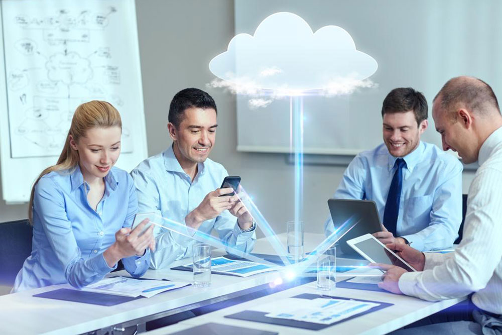 Advantages and Risks of Hybrid Cloud Strategies for Enterprises