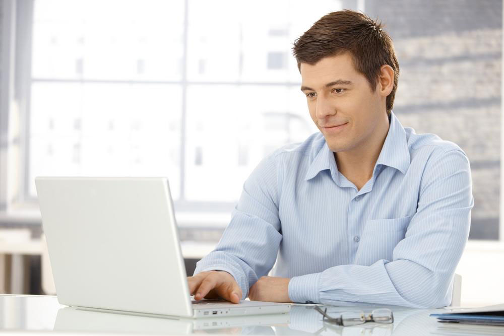 Essential Tips for Purchasing Contact Lenses Online