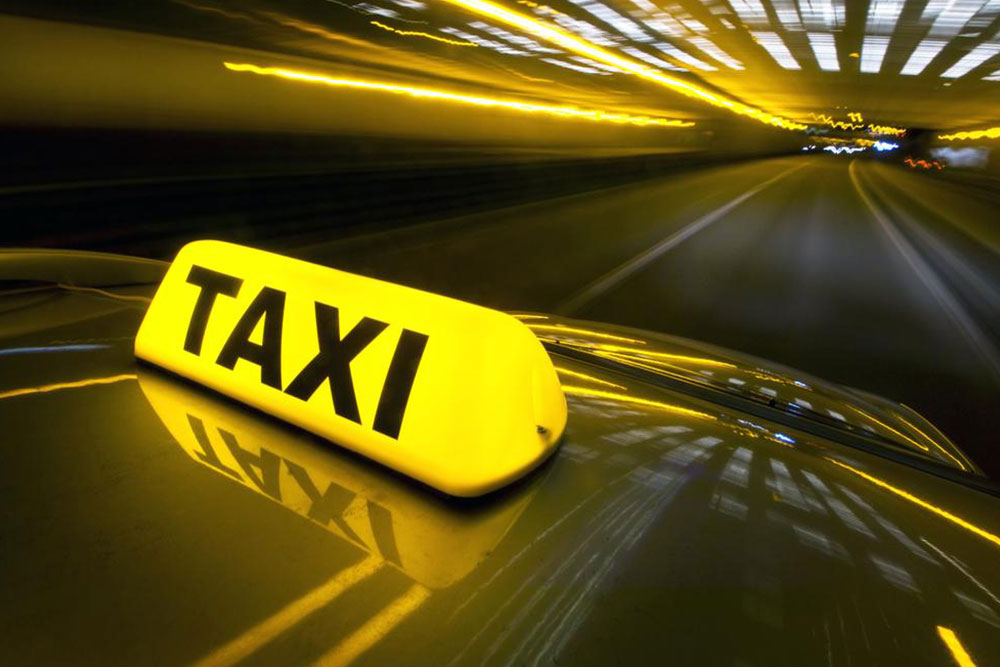 Essential Checklist Before Booking a Taxi Service