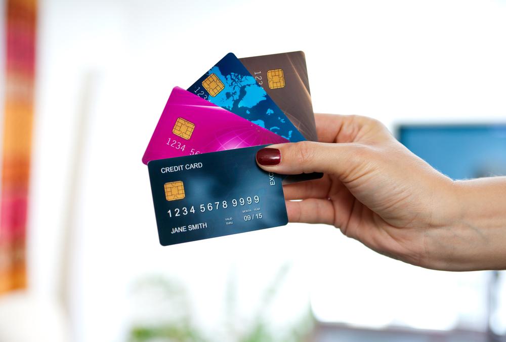 Advantages and Disadvantages of Using Credit Cards You Should Know