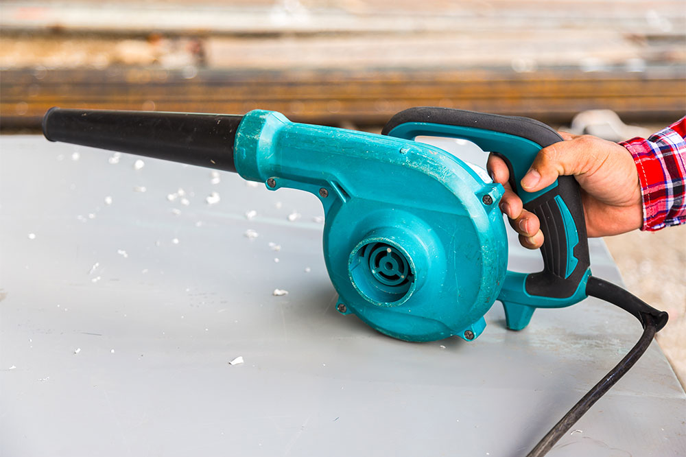 Ultimate Black Friday Deals on Power Tools: Electric Leaf and Snow Blowers for Outdoor Maintenance