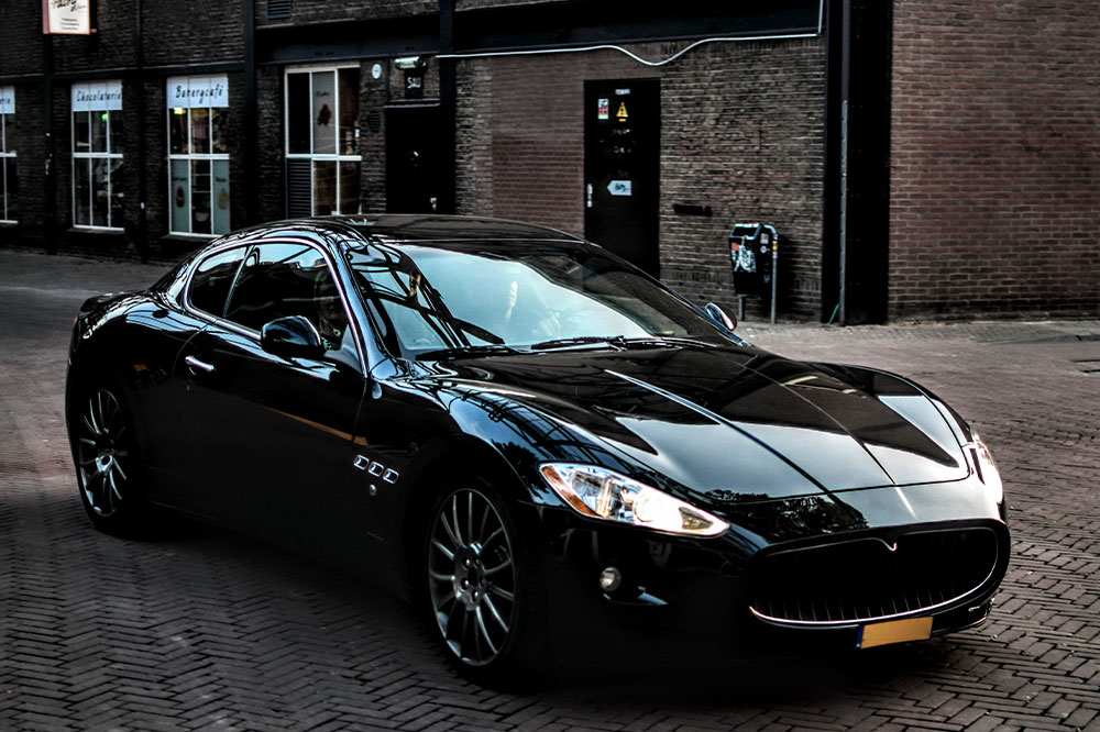A Comprehensive Overview of the Aston Martin Vantage Trim Levels and Features