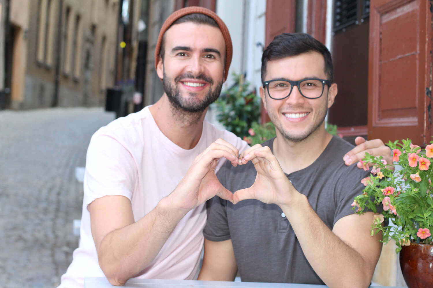 Essential Features to Consider on LGBTQ+ Dating Platforms