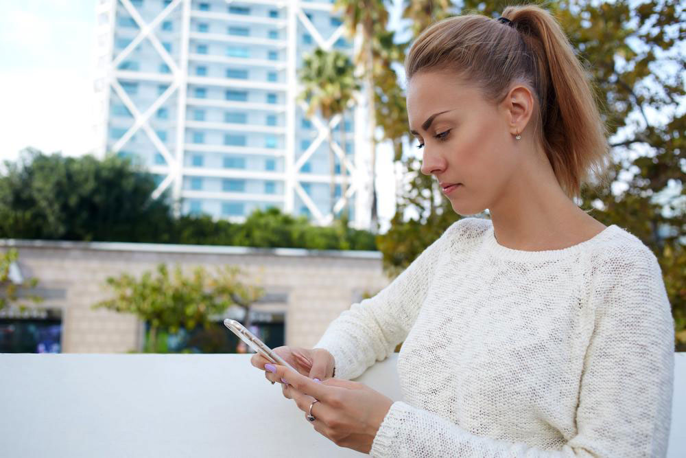 Why Reading Customer Reviews is Crucial Before Purchasing a Small Laptop