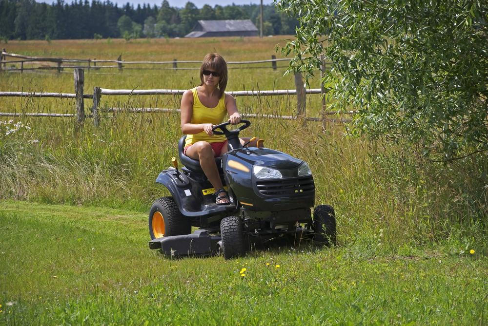 Effective Ways to Maintain Your Garden Using Ride-On Lawn Mowers