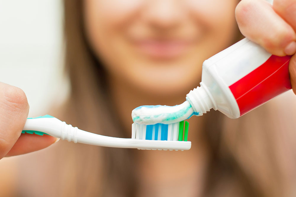 Comprehensive Guide to Selecting Effective Teeth Whitening Toothpastes for a Brighter Smile
