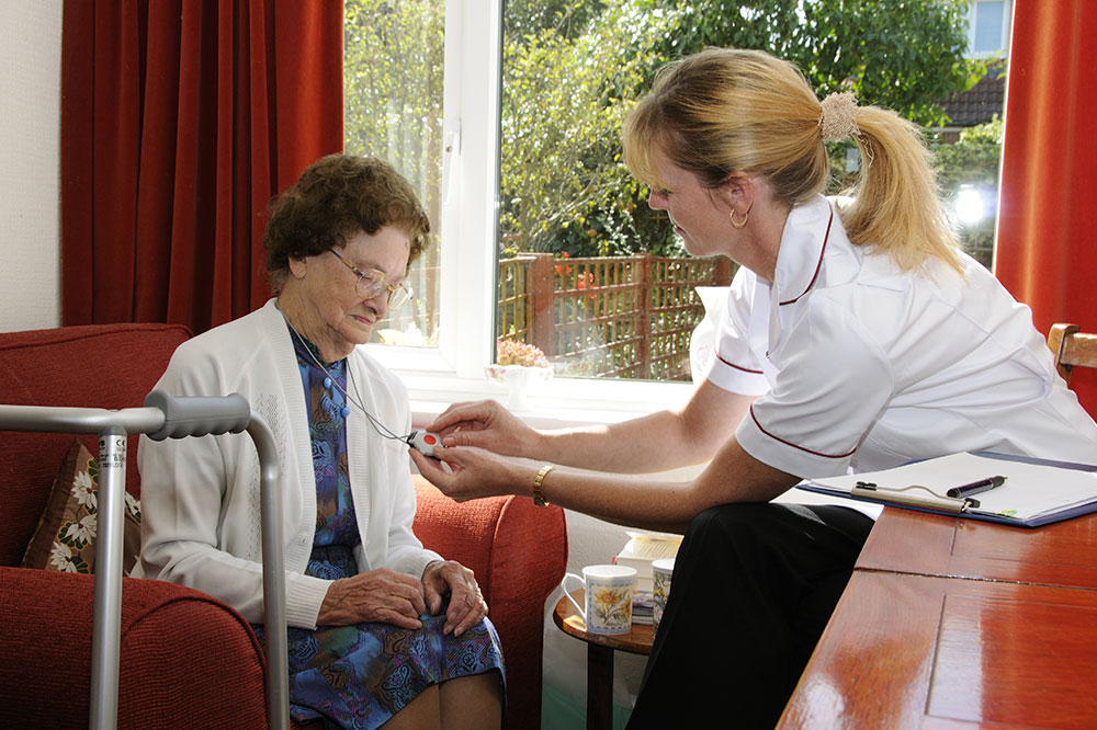 Top 3 Senior Emergency Alert Systems for Safety