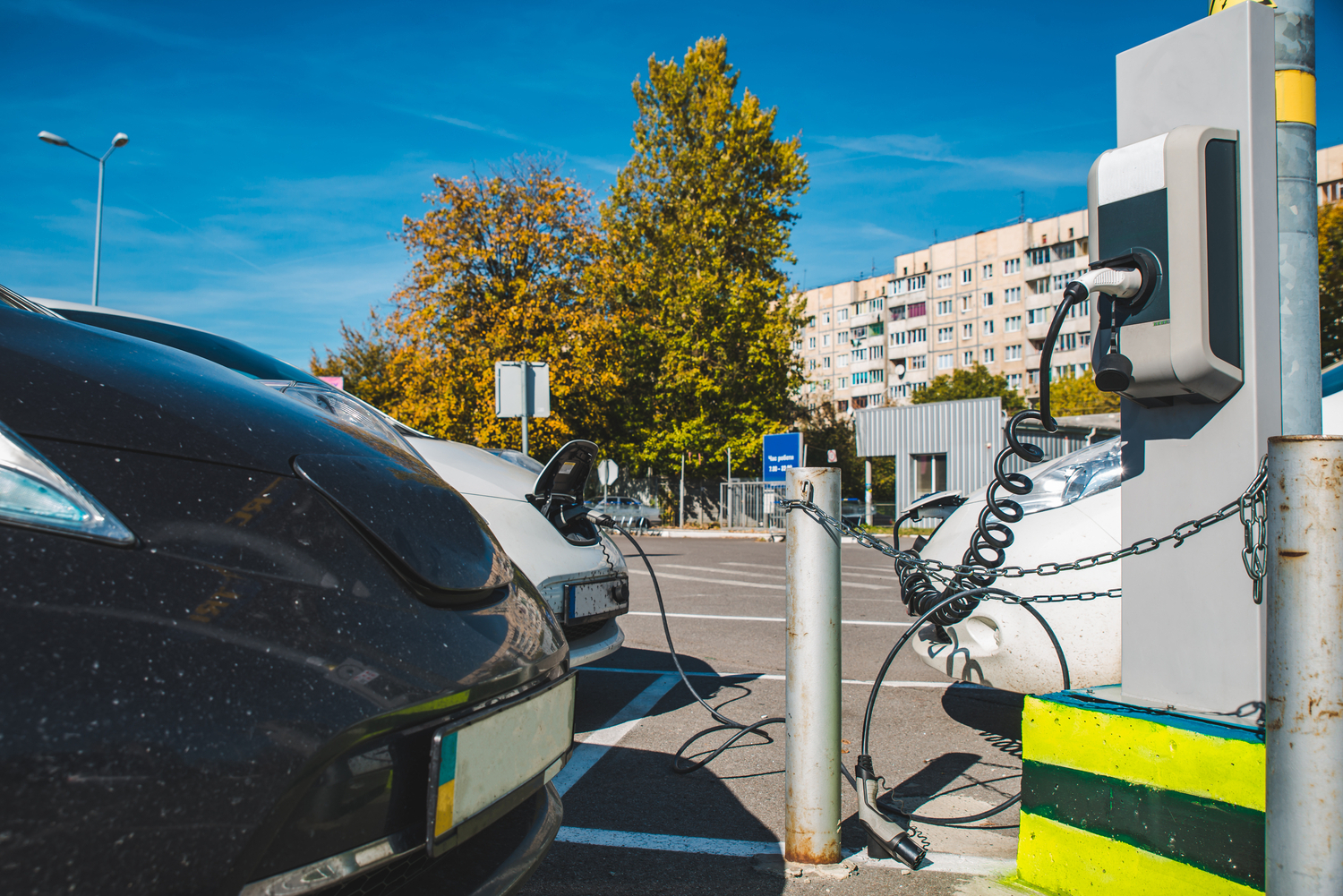 Top Leaders Shaping the Future of Electric Vehicle Charging Infrastructure