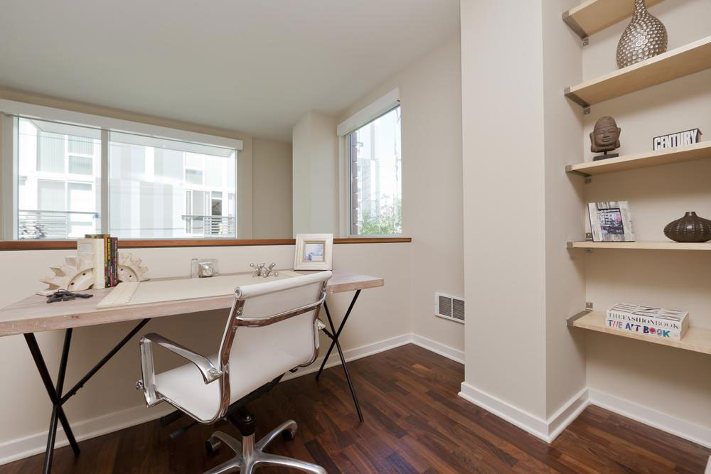 Top Locations to Purchase Used Office Furniture for Business Spaces