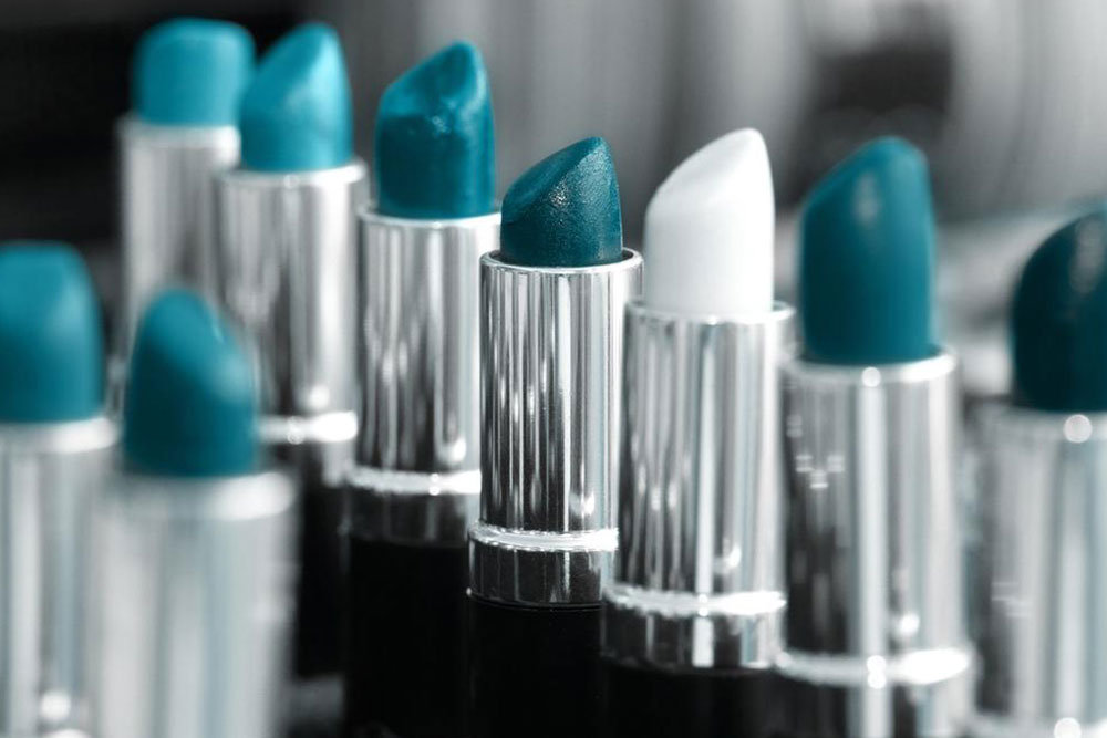 Top Four Organic Lipstick Brands for a Natural Glow