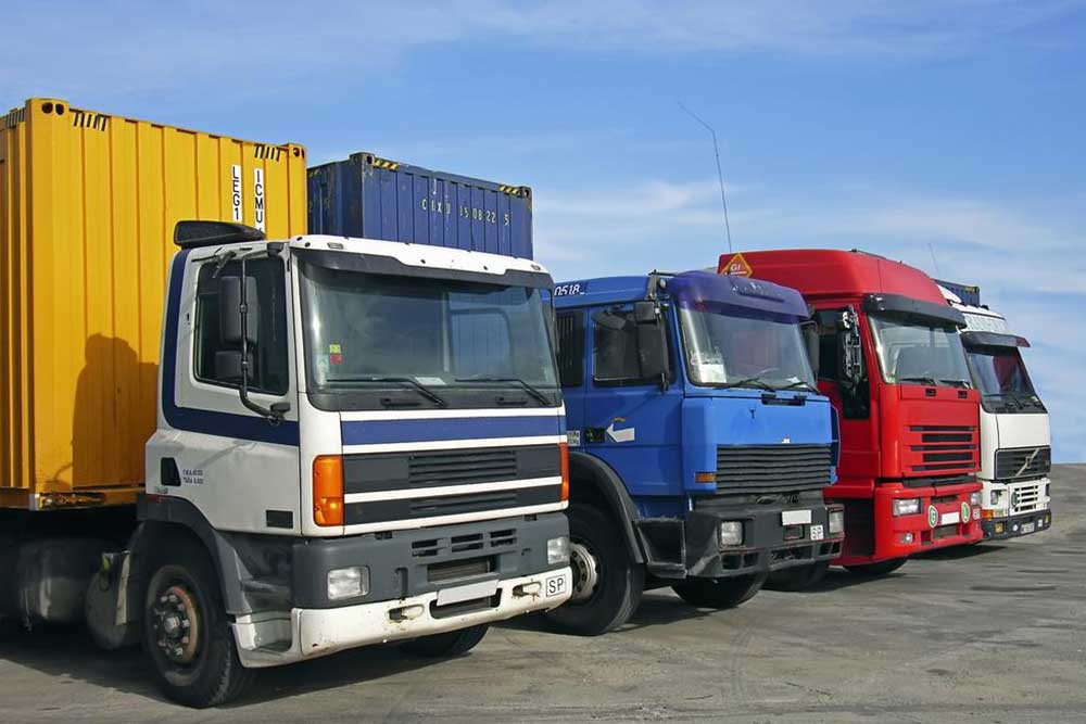 Guide to Choosing the Ideal Commercial Truck Insurance
