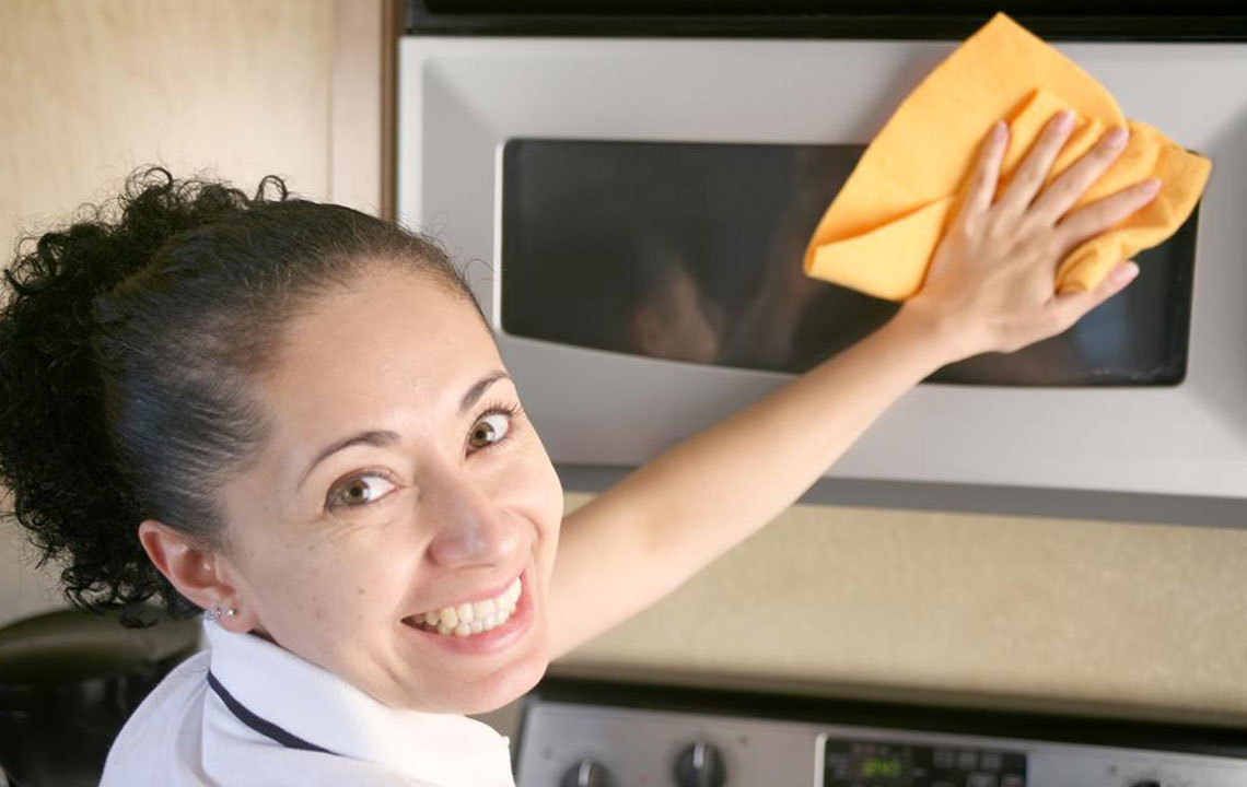 Essential Kitchen Appliance Cleaning Hacks