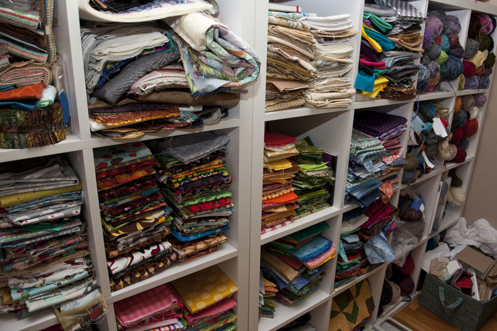 Guide to Buying Handcrafted Quilts Online: Features and Tips