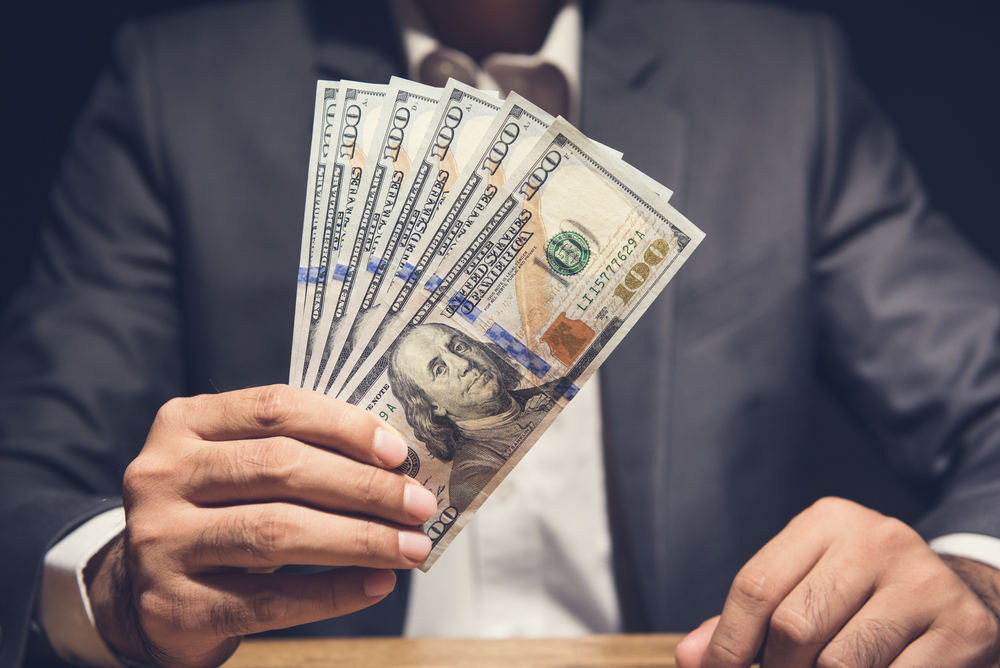 Smart Strategies to Grow Your USD 1000 Investment