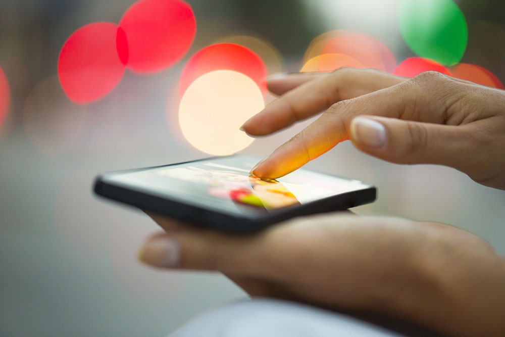 Why Modern Touchscreen Smartphones Captivate Users