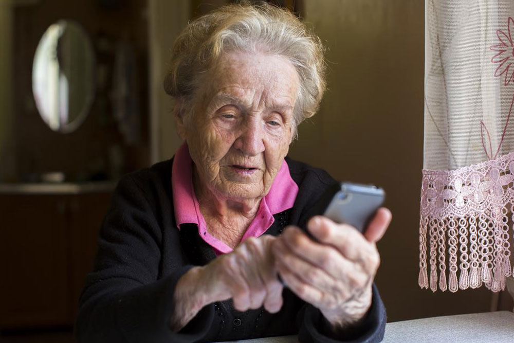 Top Senior-Friendly Jitterbug Cellphones for Easy Communication