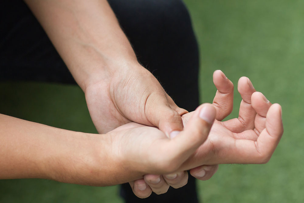 Complete Overview of Dupuytren’s Disease: Causes, Symptoms, and Effective Management Strategies