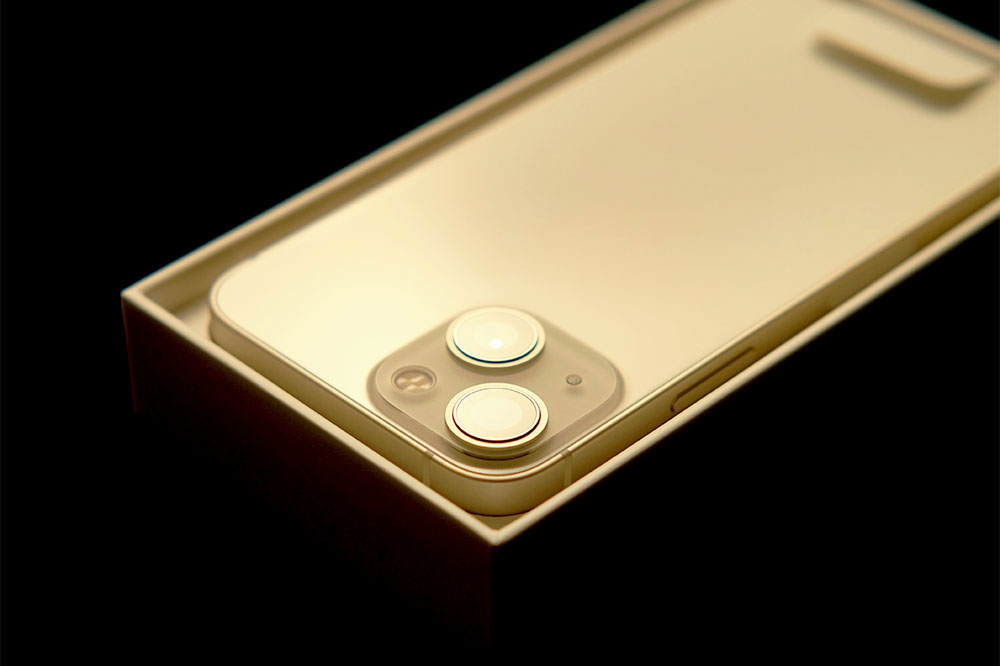 Comprehensive Overview of the Apple iPhone 13 Series: Features, Pricing Options, and Exclusive Deals
