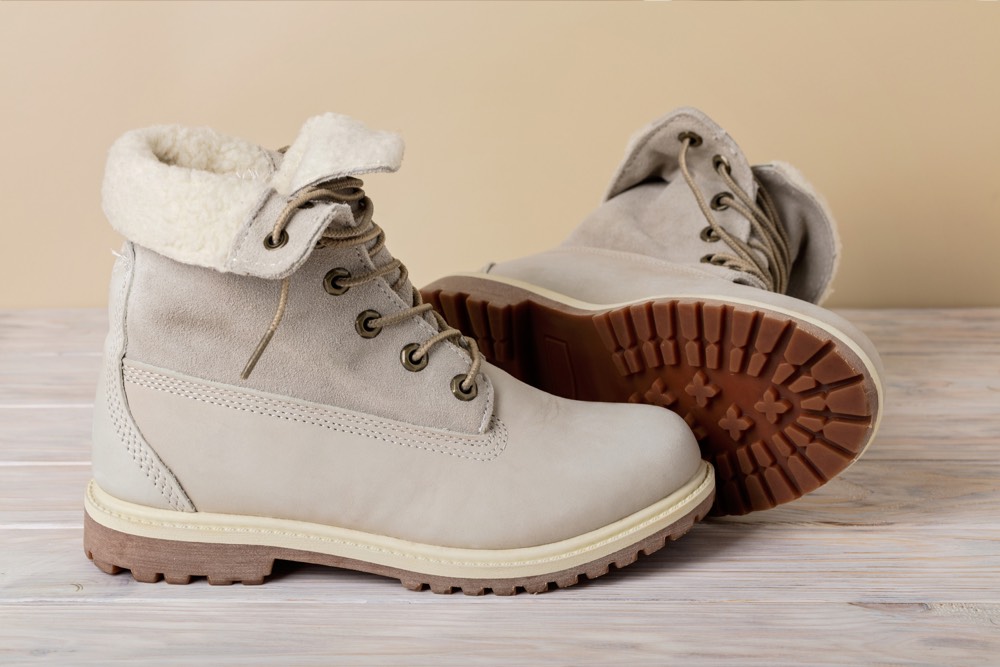 Comprehensive Guide to Waterproof Footwear for the Monsoon Season: Stay Dry and Stylish