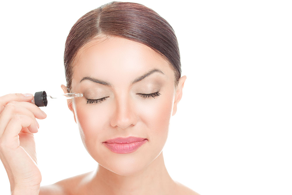 Top 4 Eyelash Enhancement Serums for Beautiful, Fuller Lashes
