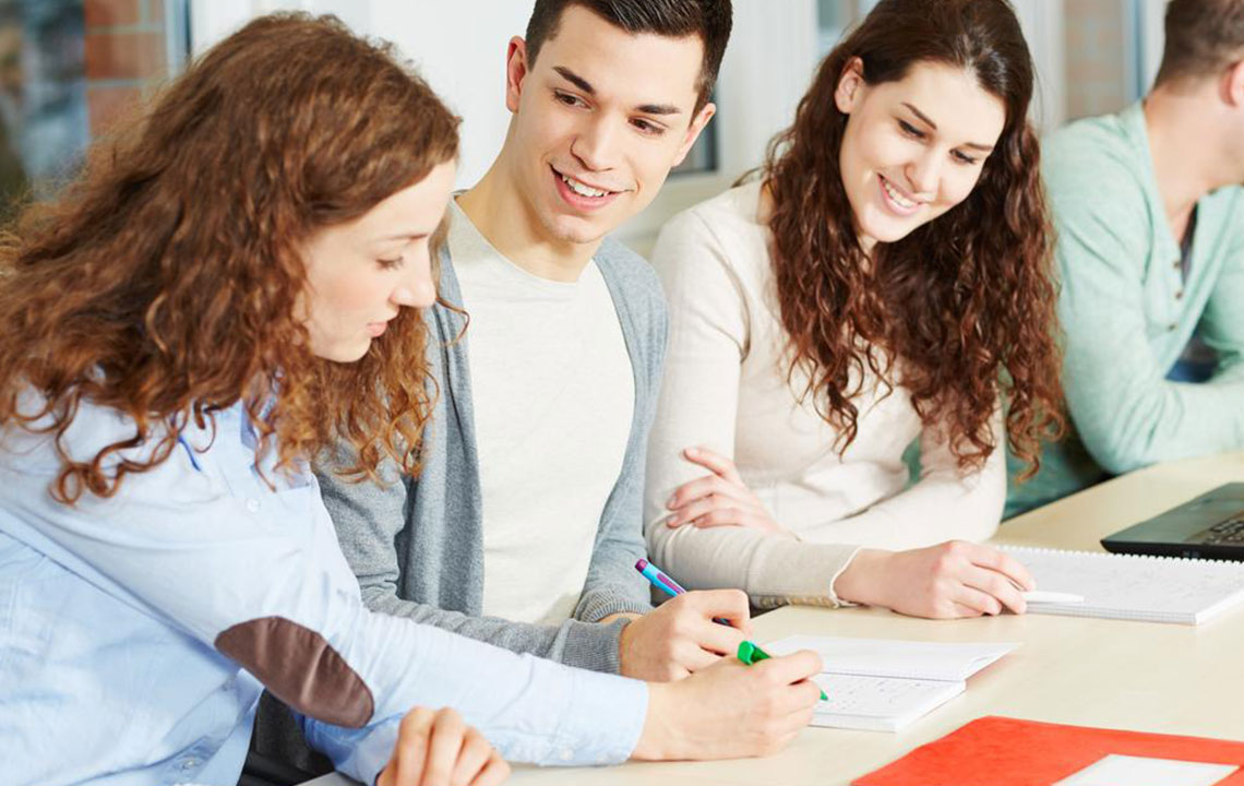 Top 5 Grants Supporting Non-Traditional Women Students