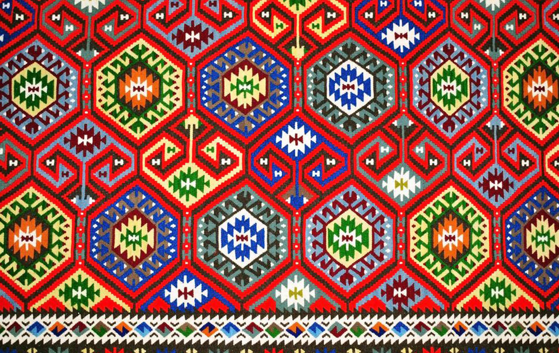 Tips for Choosing the Perfect Outdoor Rug for Your Patio