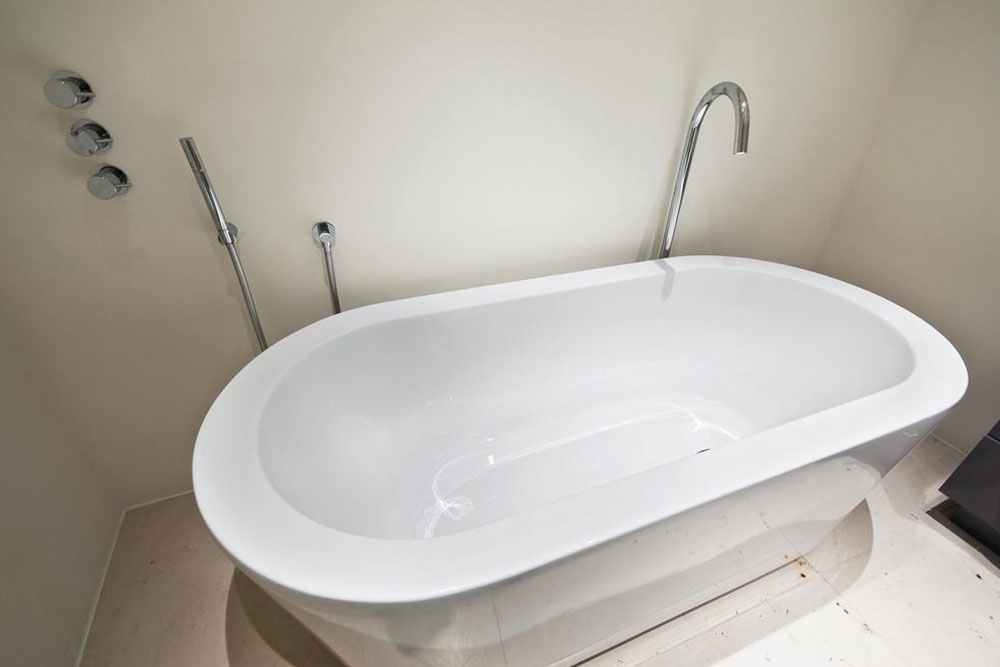 Why Clawfoot Bathtubs Are a Stunning Addition to Your Bathroom Design