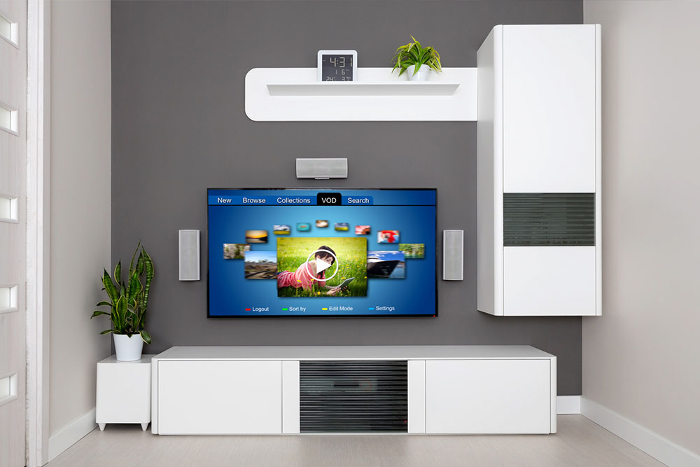 Compact 28-inch LED Smart TV by Samsung – A Top Pick for Consumers