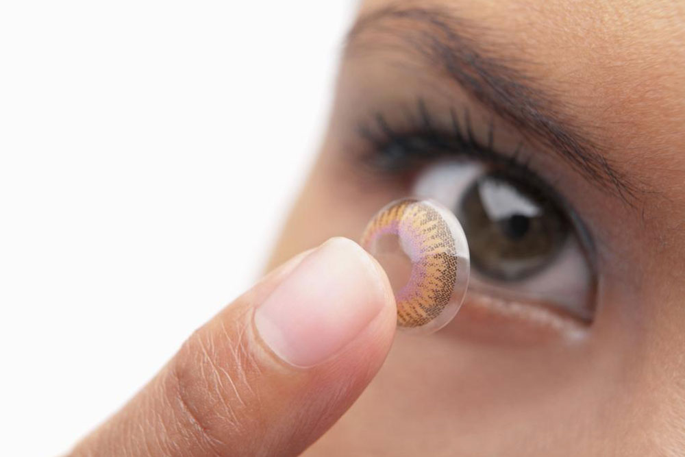 Essential Tips for Buying Colored Contact Lenses Online