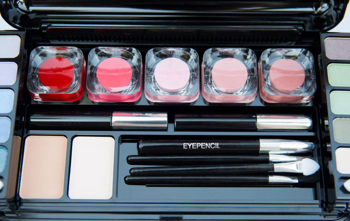 Essential Tips for Choosing the Right Makeup and Skincare Products