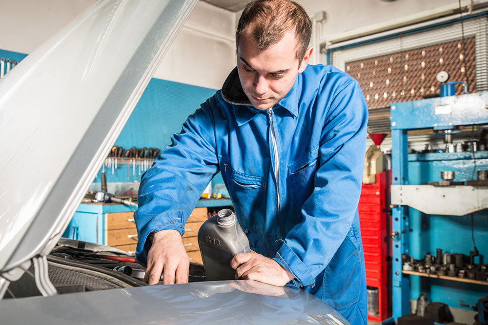 Essential Signs Indicating It's Time for an Oil Change in Your Vehicle