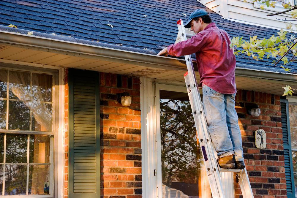 Top Gutter Cleaning Experts in East Lyme, Connecticut